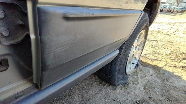 00-03 Jeep Grand Cherokee Driver Left Rear Moulding From Door Back Trim Strip — photo 4