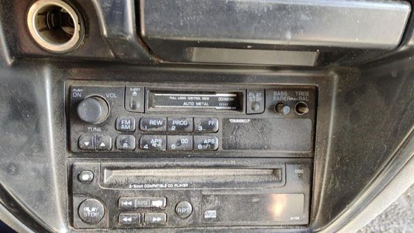 1993-1995 Nissan Pathfinder Stock Radio Oem Factory Stereo 2811586G00 — photo 2