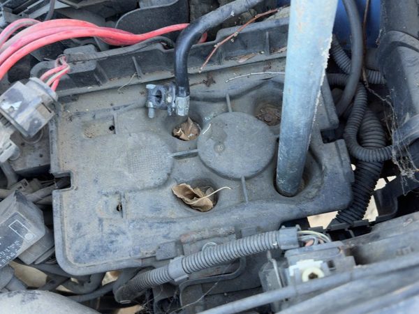 1999-2005 Vw Jetta Complete Battery Box Mount Tray With Hold Down Oem Sedan — photo 3