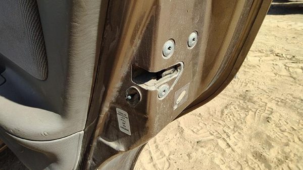 2000-2005 Dodge Neon Passenger Right Rear Door Latch With Rods/Cables Oem Back — photo 1