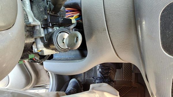2000-2005 Dodge Neon Ignition Switch Assembly With Key Complete Electrical Oem — photo 1