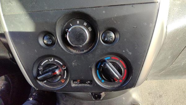 2015-2019 Nissan Versa Temperature Control Module In Dash Heater Ac Head Unit — photo 4