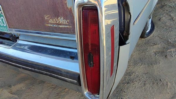 1984 Cadillac Deville Tail Light Assembly RH Sedan — photo 2