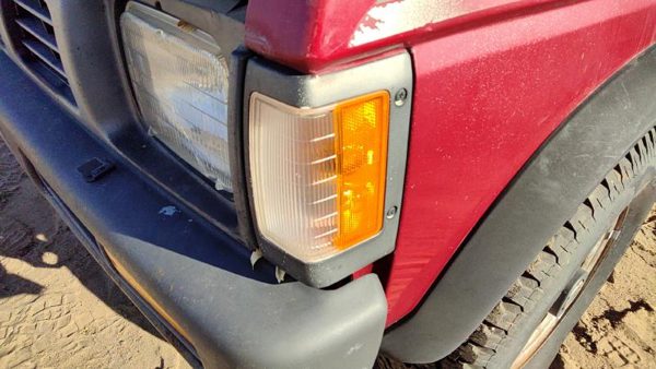 90-97 Nissan Hardbody Driver Left Front Turn Signal Light Lamp Fender Mounted — photo 3
