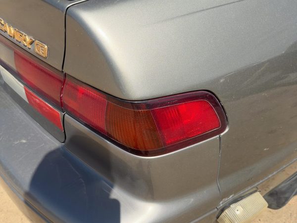 97-01 Toyota Camry Passenger Right Outer Tail Light Brake Lamp OEM 81550AA011 — photo 1