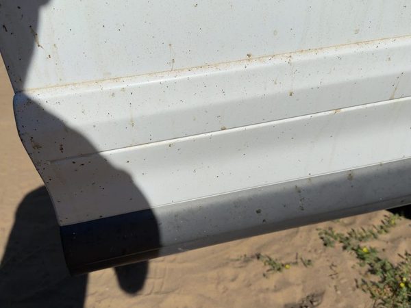 1998 Lincoln Navigator Front Door Moulding RH Oxford White Yz — photo 4