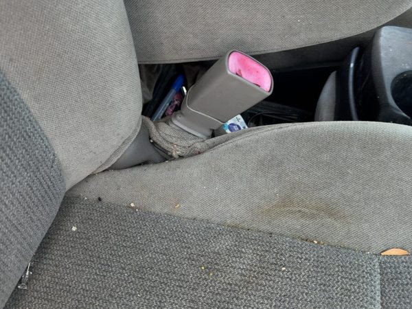 2000-2003 Ford Taurus Passenger Right Front Seat Belt Buckle Receiver Oem Gray — photo 1