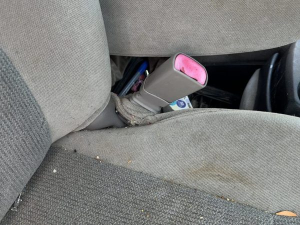 2000-2003 Ford Taurus Passenger Right Front Seat Belt Buckle Receiver Oem Gray — photo 2