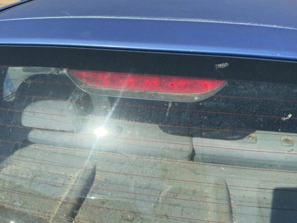2004 Chevy Aveo Third Brake Light Middle Lamp Oem Hatchback — photo 2