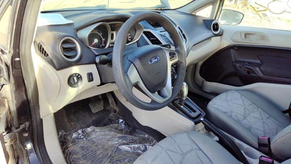 2011 Ford Fiesta — vehicle photo 3