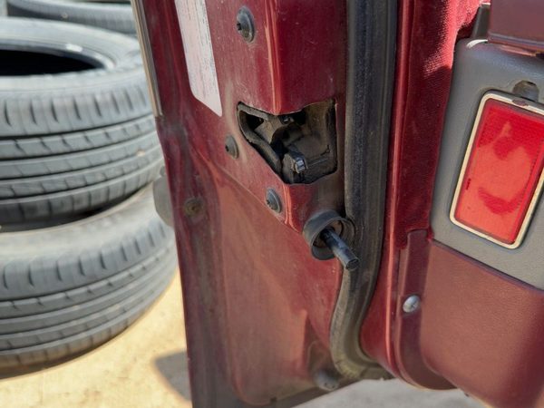 1986-1989 Olds 88 Driver Left Front Door Latch With Rods/Cables Oem — photo 3