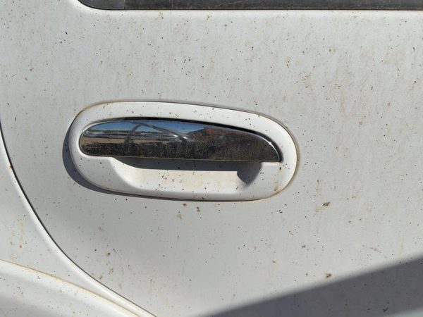 1998 Lincoln Navigator Outside Door Handle RH Oxford White Yz — photo 2