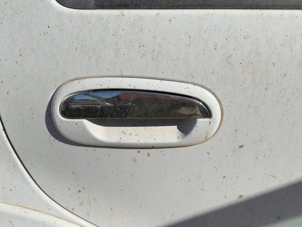 1998 Lincoln Navigator Outside Door Handle RH Oxford White Yz — photo 4