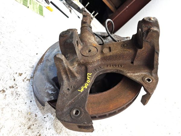 93-96 Gmc Van 3500 Passenger Right Front Spindle Steering Knuckle With Wheel Hub — photo 7