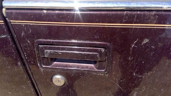 93 Cadillac Fleetwood Passenger Right Front Outside Door Handle Oem Lever Maroon — photo 1