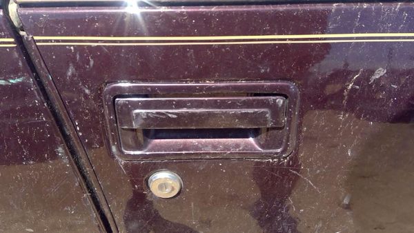 93 Cadillac Fleetwood Passenger Right Front Outside Door Handle Oem Lever Maroon — photo 2