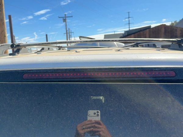 1998 Lincoln Navigator 3rd Brake Light Avoidance Lamp — photo 4
