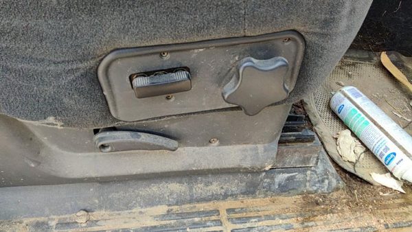 02 Silverado 2500 Hd Passenger Right Side Power Seat Switch With Trim Graphite — photo 1
