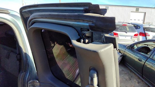 2004-2012 Gmc Canyon Driver Left Rear Door Latch With Rods/Cables Oem Back — photo 2