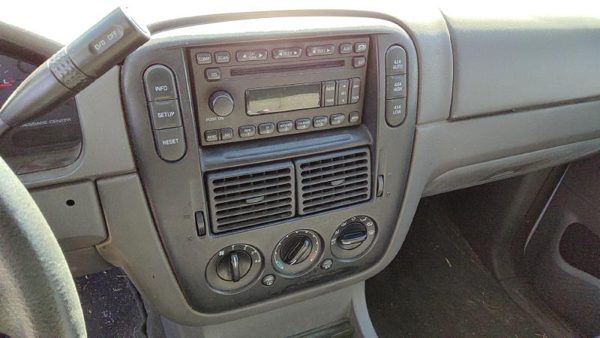 2002-2005 Ford Explorer Trim Bezel Around Radio Surround Dash Panel Oem — photo 3