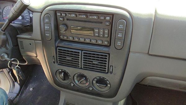 2002-2005 Ford Explorer Trim Bezel Around Radio Surround Dash Panel Oem — photo 2