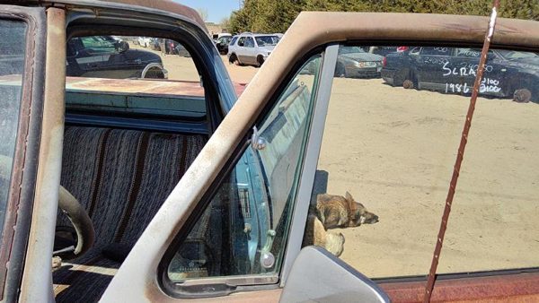 78-86 Dodge Ram W150 Driver Left Front Vent Window Small Door Glass With Frame — photo 5