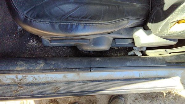 2005-2010 Chevy Cobalt Coupe Driver Left Lower Kick Trim Panel Oem 192 Ebony — photo 4