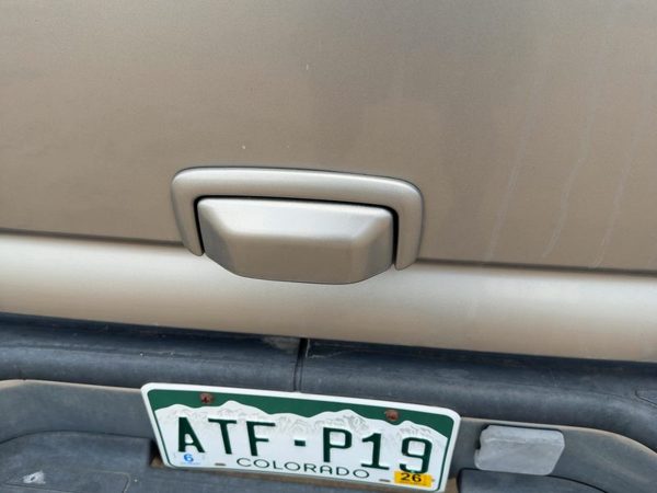 2000-2006 Chevy Suburban Rear Hatch Lift Gate Handle Assembly Oem Pewter 11U — photo 2
