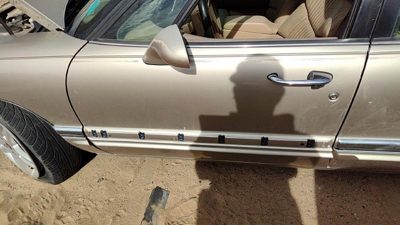1992 Buick Park Avenue Front Door LH Gold
