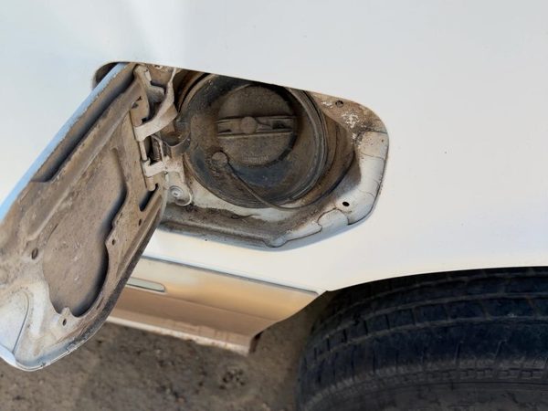 1993-1998 Mercury Villager Fuel Filler Neck Assembly With Gas Cap Oem Upper — photo 3
