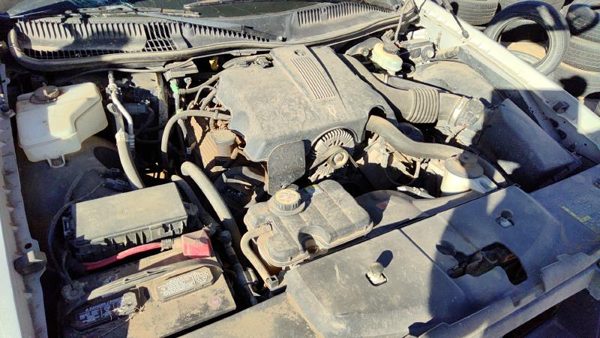 2003 Lincoln Town Car — vehicle photo 2