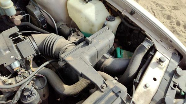 91-94 Park Ave Complete Air Intake Cleaner Filter Box Housing With Tube Oem 3.8L — photo 3
