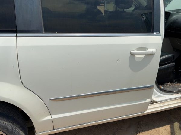 2012 Dodge Grand Caravan Rear Door RH White PW1 — photo 3