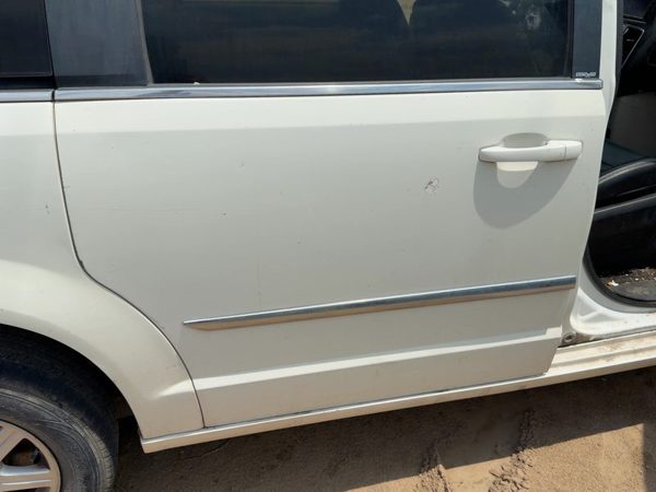 2012 Dodge Grand Caravan Rear Door RH White PW1 — photo 4