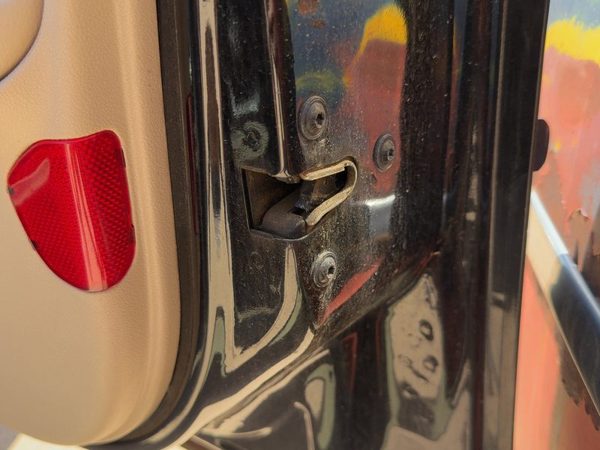 2006-2011 Chevy Impala Passenger Right Front Door Latch With Rods/Cables Oem — photo 3