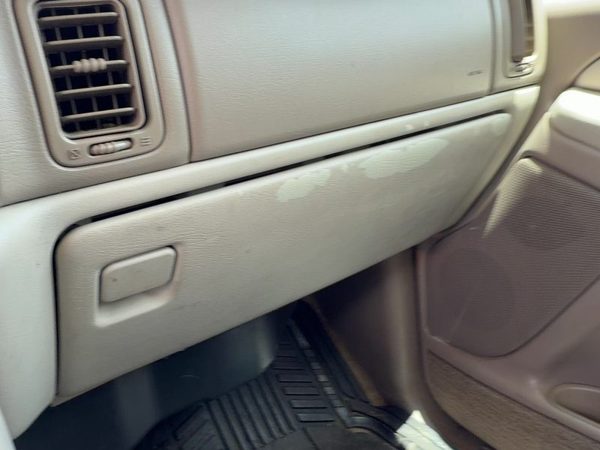 2001-2006 Chevy Suburban Glove Box Assembly Complete Door With Latch Oem Tan 52I — photo 1