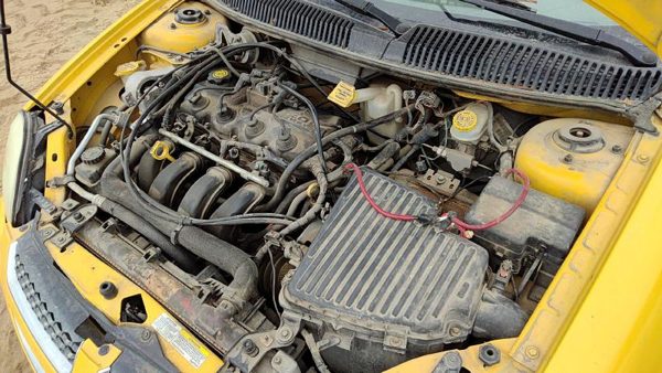 2004 Dodge Neon Vehicle Unit Complt. Gray Yellow 2.0L AT — photo 2
