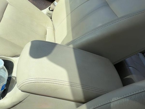 07-16 Impala Center Console Lid Only Arm Rest Fold Down Police Neutral 522 — photo 3