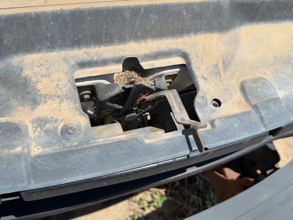 1997-2004 Ford F150 Hood Latch Assembly With Bracket Oem Yl3Z16138Aa — photo 3