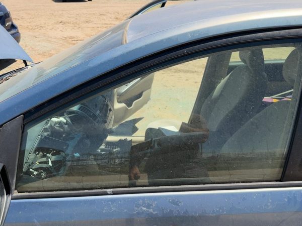 2004-2009 Toyota Prius Driver Left Front Side Window Door Glass OEM 6810247051 — photo 3