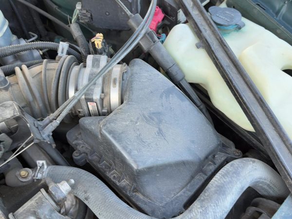 94-01 Lumina Complete Air Intake Cleaner Filter Box Housing With Tube Oem 3.1L — photo 5