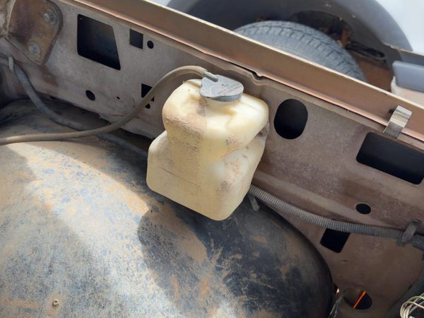 80 Silverado C20 Windshield Washer Fluid Reservoir With Pump Oem Wiper Tank — photo 3