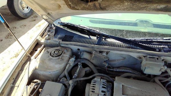 97-05 Park Ave Ultra Windshield Wiper Cowl Vent Trim Panel Oem Cover — photo 2