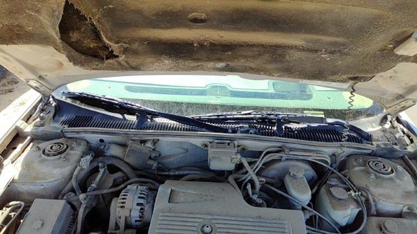 97-05 Park Ave Ultra Windshield Wiper Cowl Vent Trim Panel Oem Cover — photo 1