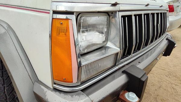 1991-1996 Jeep Cherokee Passenger Right Chrome Trim Around Headlight Oem — photo 5
