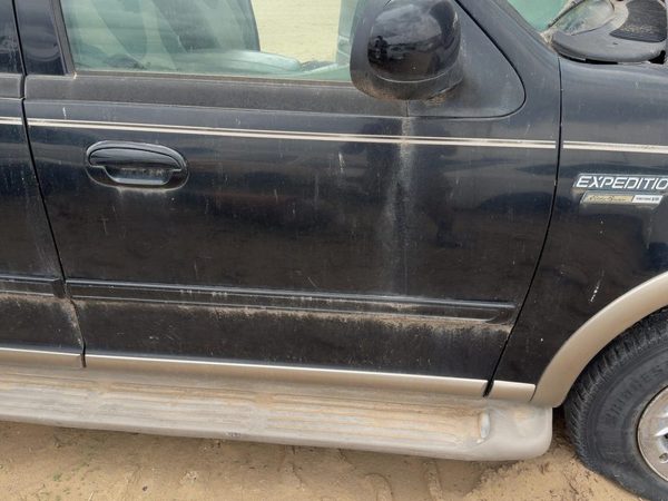 2001 Ford Expedition Front Door RH Black — photo 2