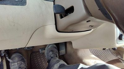 06-16 Chevy Impala Lower Dash Under Column Knee Bolster Trim Panel Neutral 52C