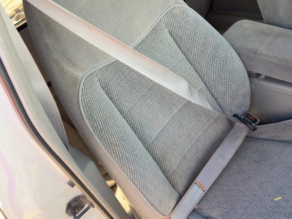 1996 Ford Ranger Passenger Right Front Seat Belt Retractor Oem Shoulder Gray G2 — photo 2