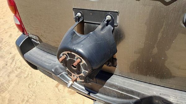 2002-2007 Jeep Liberty Spare Tire Carrier Mount Oem 55155933Ab — photo 1