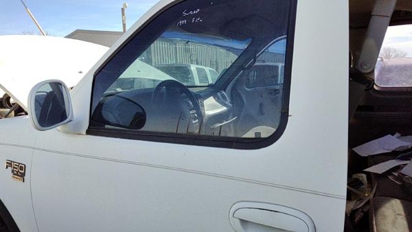 1999 Ford F-150 Front Door LH White Yz — photo 4